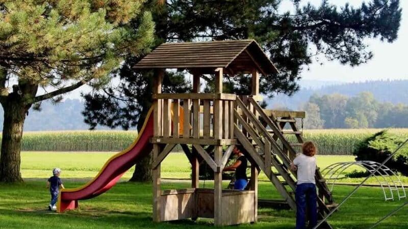 Jak wspierać dziecko w trudnych sytuacjach społecznych?