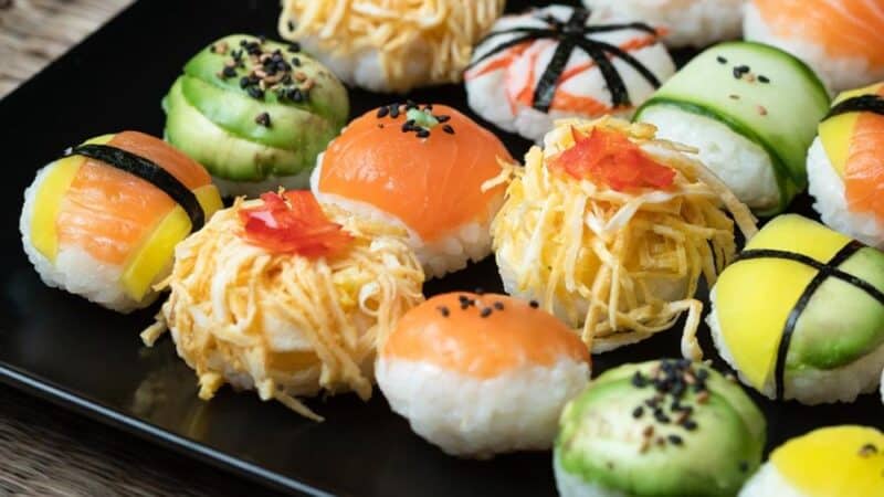 Jak przygotować domowe sushi? Przewodnik krok po kroku